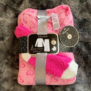 Mayfair 3-piece pajama set NWT